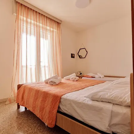公寓 Smeralda Suite, Vista Mare & Vicino Alle Terme 比比翁