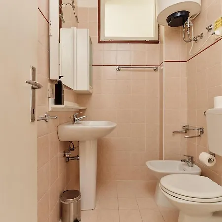 Smeralda Suite, Vista Mare & Vicino Alle Terme 比比翁